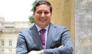 Condenan a excongresista por liderar red de corrupción en Colombia 