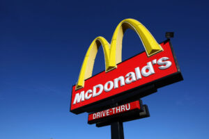Joven hace pedido en Mcdonald's EE.UU y recibe más de 93 mil dólares dentro del pedido