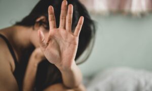 Mujer dice teme por su vida ante constantes amenazas de su expareja