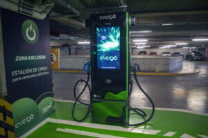 Empresa dominicana colocará 15.000 estaciones para autos eléctricos en México