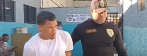 Se entrega “Engel El Guardia” acusado de matar a un hombre y herir a otra persona  