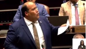 Diputado ofrece 100 mil pesos por captura de asesino de un joven en Hato Mayor