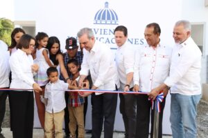 EGEHID entrega viviendas a 31 familias reasentadas por construcción presa Boca de los Ríos