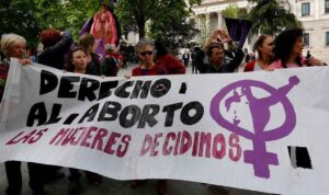 España aprueba el aborto y el cambio de sexo sin trabas desde los 16 años