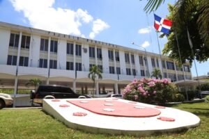 Ayuntamiento de Santiago aclara no recibe ni  el 50% de los recursos que debe recibir  