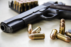 Gobierno autoriza importación de armas y municiones por seis meses