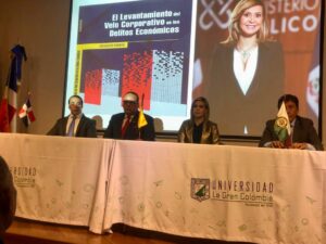 Procuradora Rosalba Ramos pone a circular su libro en Colombia 

