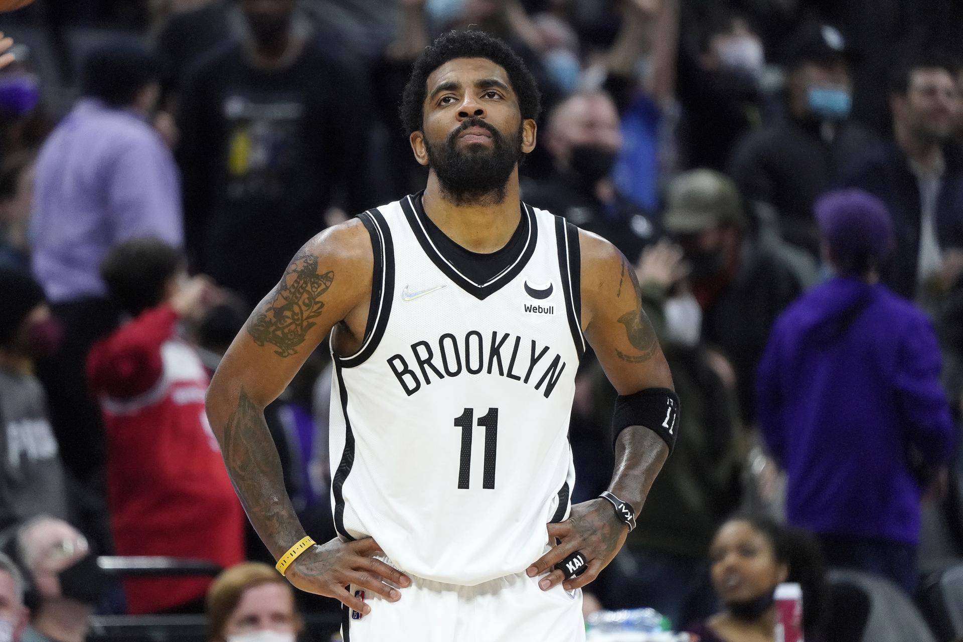 Kyrie Irving dice que los Nets le "faltaron mucho al respeto"