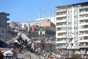Los países árabes donan más de 115 millones de dólares para ayuda por los terremotos

