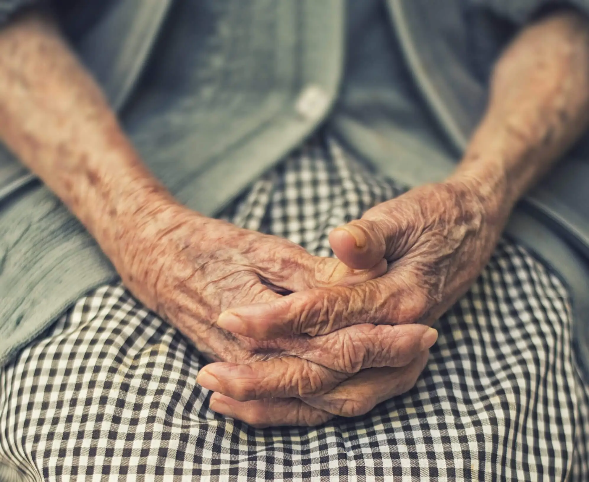 Mujer envejeciente pide la reparación de su casa para vivir dignamente  en Mao
