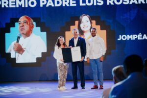 Directora de Jompeame recibe el gran Premio Nacional de la Juventud 2023 