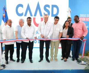 Abinader inauguró cañada saneada de Los Rieles en Pantoja
