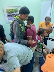 Varios estudiantes intoxicados en liceo de comunidad de SFM por fumigación en finca 