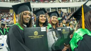 UTESA gradúa a 817 nuevos profesionales en sus Recintos de Santo Domingo 