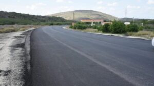 Trabajos circunvalación Baní avanzan; obras públicas asegura retrasos no afectan cronograma 