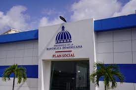 Directora Plan Social destaca su entrega a favor de las familias 