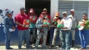Ganaderos de Montecristi y Dajabón reciben de PROMEGAN semillas para mejoría de pastos 