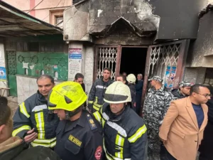 Al menos tres muertos y 32 heridos por un incendio en un hospital en El Cairo
