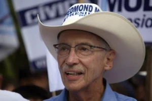Piden retirar inmunidad a candidato presidencial de Guatemala