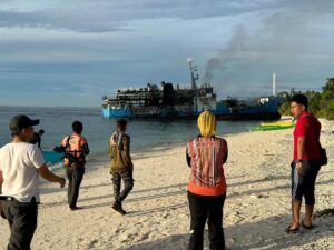 Ascienden a 28 los fallecidos tras el incendio en un ferry en Filipinas
