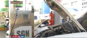 Continúan largas filas vehiculares en busca de gas natural 