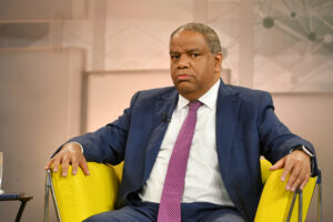 Abel Martínez supera con 2 puntos a Leonel Fernández, según delegado del PLD ante la JCE
