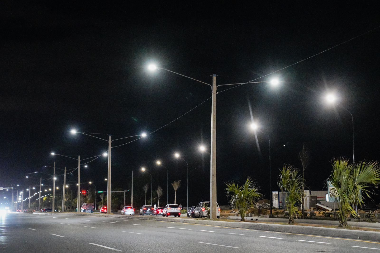 Edesur coloca 400 luminarias en avenidas del Distrito Nacional