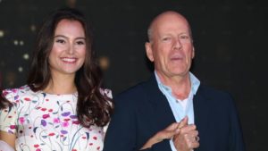 La esposa de Bruce Willis pide a los periodistas que no griten a su esposo

