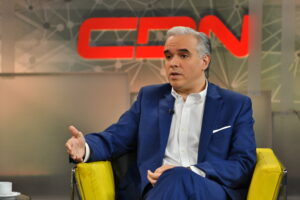 Gobierno busca cerrar brecha del salario mínimo y la canasta familiar, según Ministro de Trabajo