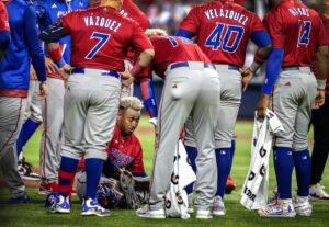 Puerto Rico festeja el triunfo, pero preocupado por Edwin Díaz