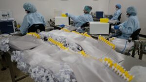 Más de 100 mil mujeres trabajan en zonas francas del país