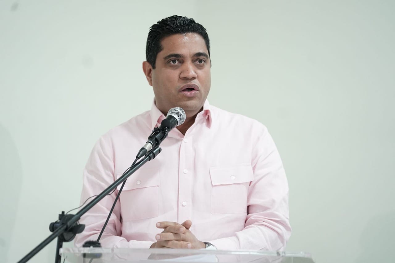 Kelvin Cruz emplaza a Roberto Rosario a mostrar pruebas de supuestas compras de alcaldes