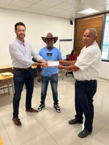 Aerodom y APS acuerdan con maleteros prestar servicios en AILA
