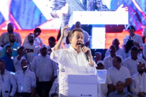 Ito Bisonó juramenta a miles de dirigentes el el PRM 