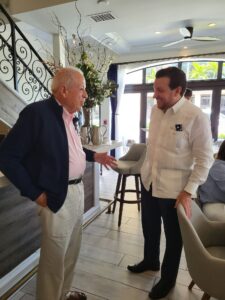 Influyente exalcalde en EE.UU. valora carrera Gestión Municipal 