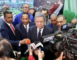Leonel Fernández asegura el país pasa hambre y el gobierno no lo reconoce