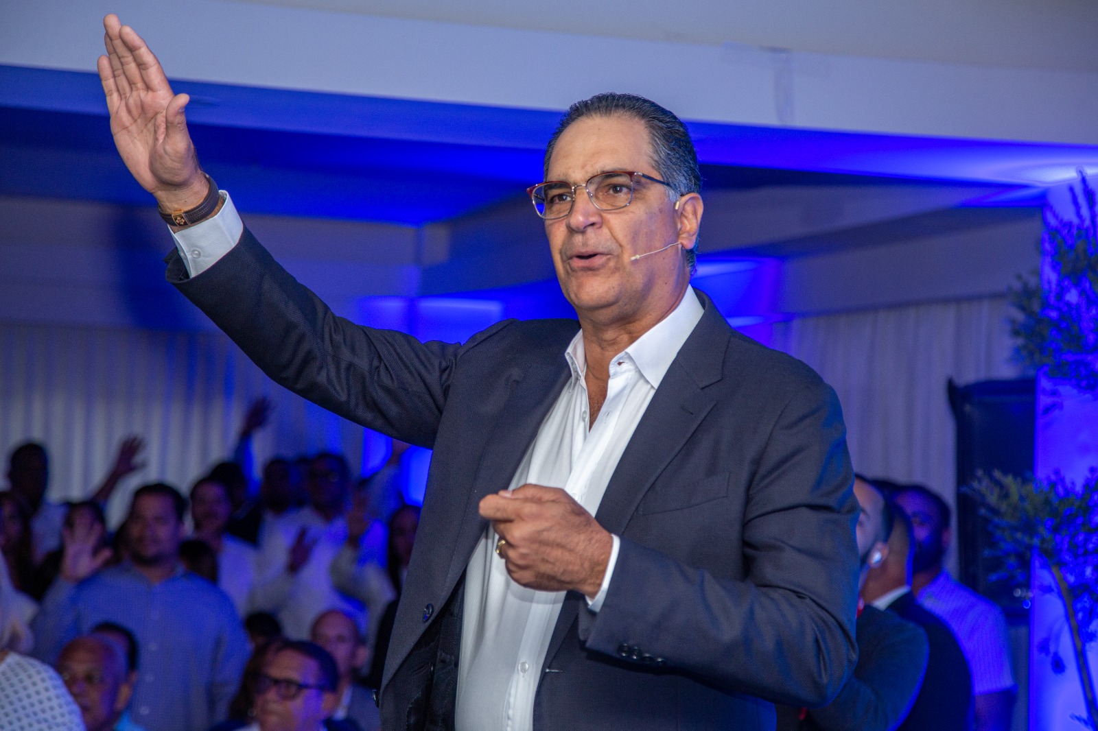 Coordinador Nacional del Sector Externo juramenta a 587 personas