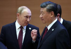 Xi Jinping aterriza en Rusia para reunirse con Vladímir Putin


