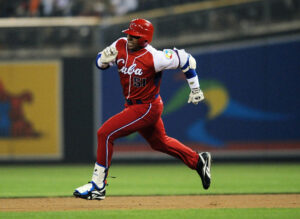 Yoenis Céspedes deja la concentración de Cuba por problemas personales