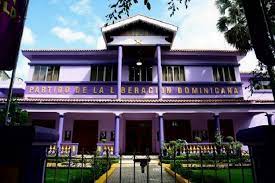 Sugieren disolución del PLD; otros ven situación morada como oportunidad 