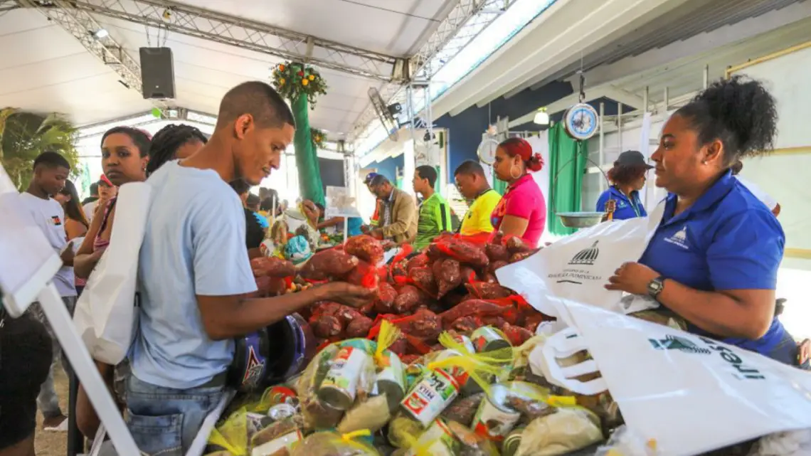Inespre baja precio de combos de habichuelas con dulce
