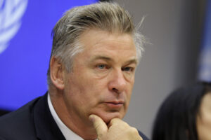 La Fiscalía de Nuevo México retiró los cargos por homicidio contra el actor Alec Baldwin