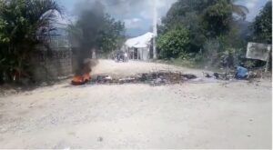 Comunitarios de Rancho Arriba exigen asfaltado de 5 kilómetros de carretera