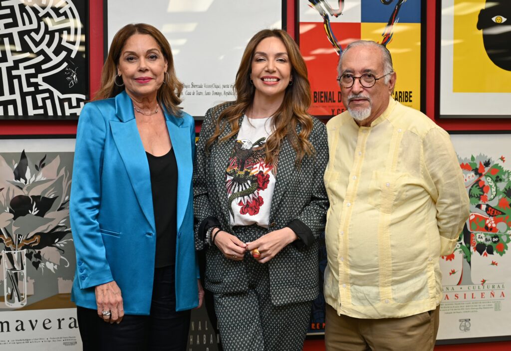 Gabriela Llanos presenta libro Cuando nos hicimos Inmortales