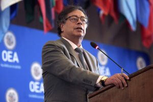 El presidente de Colombia, Gustavo Petro, interviene durante una sesión protocolaria del Consejo Permanente de la Organización de los Estados Americanos, en la sede de la organización en Washington (EE.UU.). EFE/ Lenin Nolly