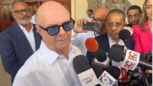 Hipólito responde a huelga por costo de canasta: “Que se vayan para Haití a comer”