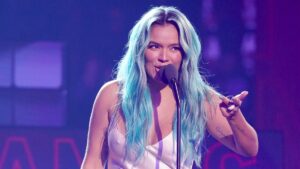 Karol G triunfa en una noche de homenajes en los Latin American Music Awards