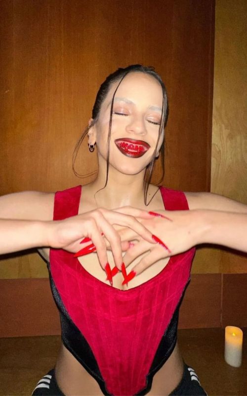 La Rosalia causa terror en redes debido a su cambio de look