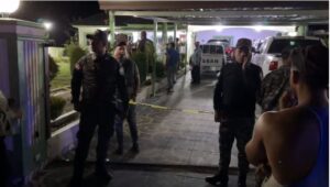 Hombre mata dentro de su casa a uno de dos ladrones en SFM; le roban RD$1 millón