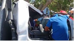 Muere motorista en choque de un camión y una motocicleta en Montecristi 